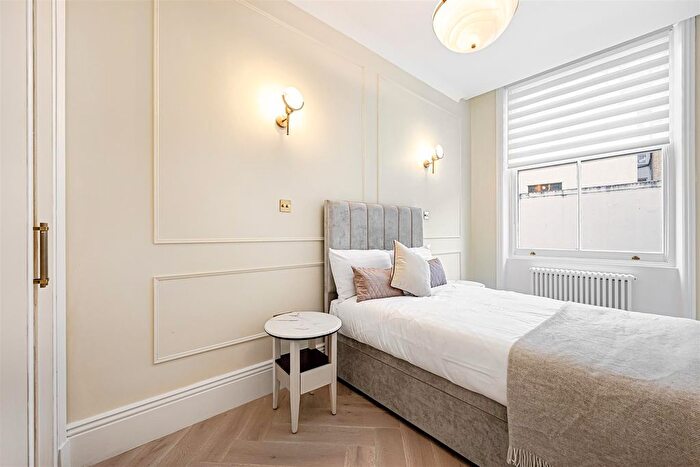 2 Bedroom Flat For Sale In Hans Road, Knightsbridge, SW3