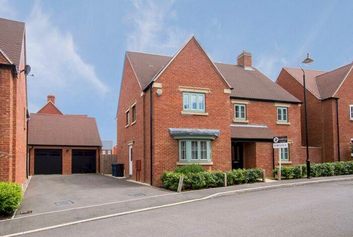 5 Bedroom Detached House For Sale In Portia Lane, Brackley, NN13