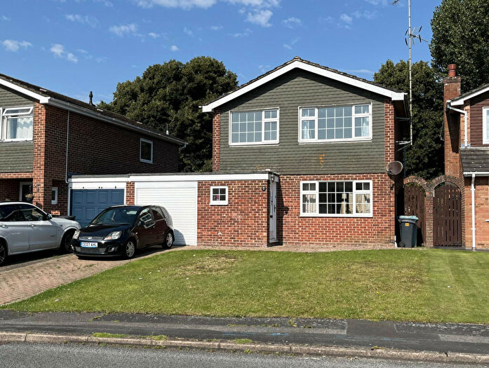 3 Bedroom Detached House To Rent In Kestrel Road, Basingstoke, Hampshire, RG22