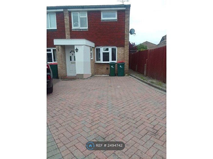 3 Bedroom End Of Terrace House To Rent In Holmcroft, Crawley, RH10