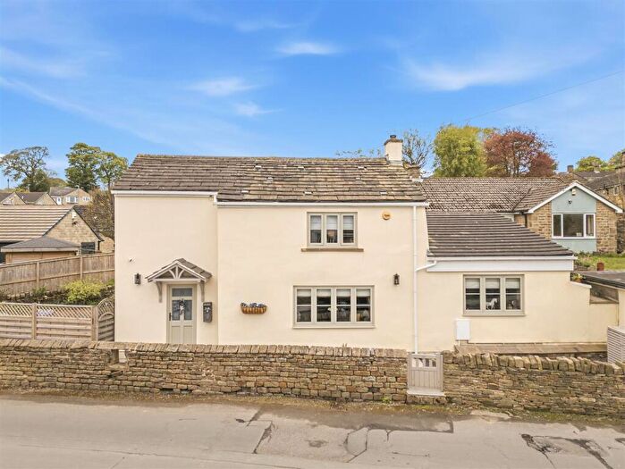 2 Bedroom Detached House For Sale In Bilham Road, Clayton West, Huddersfield, HD8
