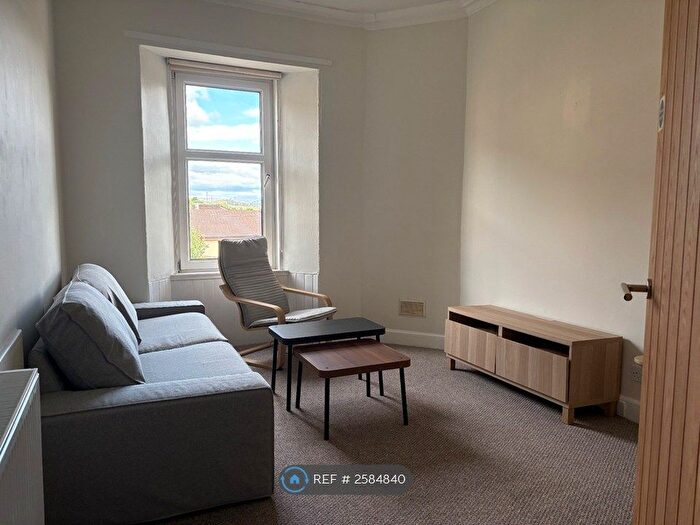 3 Bedroom Flat To Rent In Union St, Stirling, FK8
