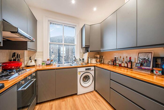 3 Bedroom Flat To Rent In Gondar Gardens, West Hampstead, London, NW6