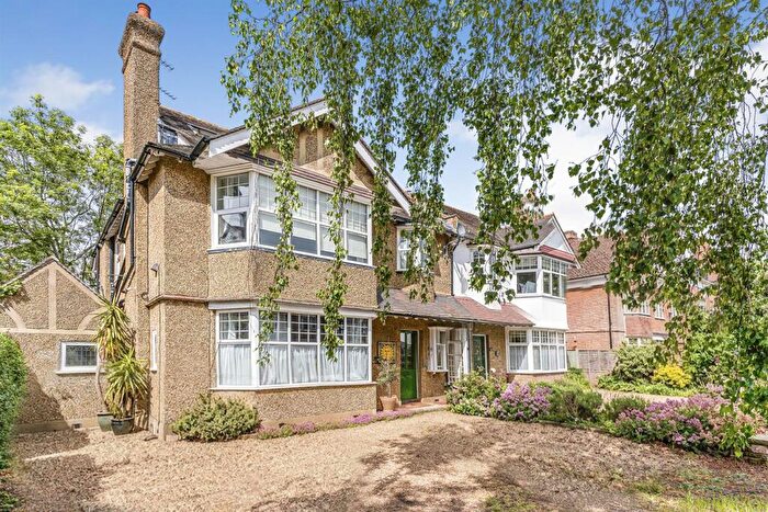 2 Bedroom Flat For Sale In Grove Road, Sutton, SM1