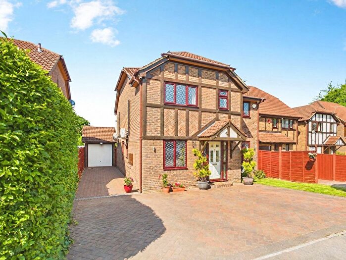 4 Bedroom Detached House For Sale In Bramley Gardens, Horton Heath, SO50