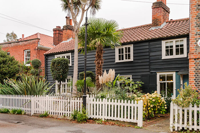 2 Bedroom Terraced House For Sale In Pond Cottages, College Road, London, SE21