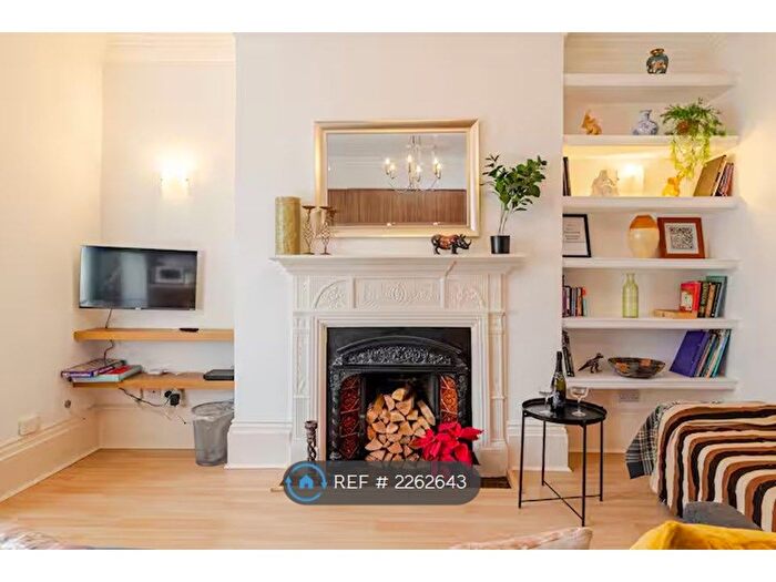 1 Bedroom Flat To Rent In Hencroft Street South, Slough, SL1