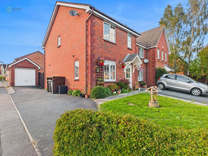 3 Bedroom End Of Terrace House For Sale In Water Mill Crescent, Walmley, Sutton Coldfield, B76
