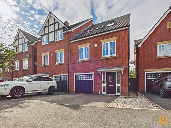 3 Bedroom Semi-Detached House For Sale In Hornbeam Close, Great Moor, Stockport, SK2
