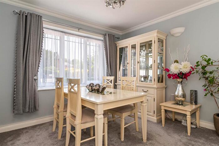 4 Bedroom Detached House For Sale In London Road, Shardlow, Derby, DE72