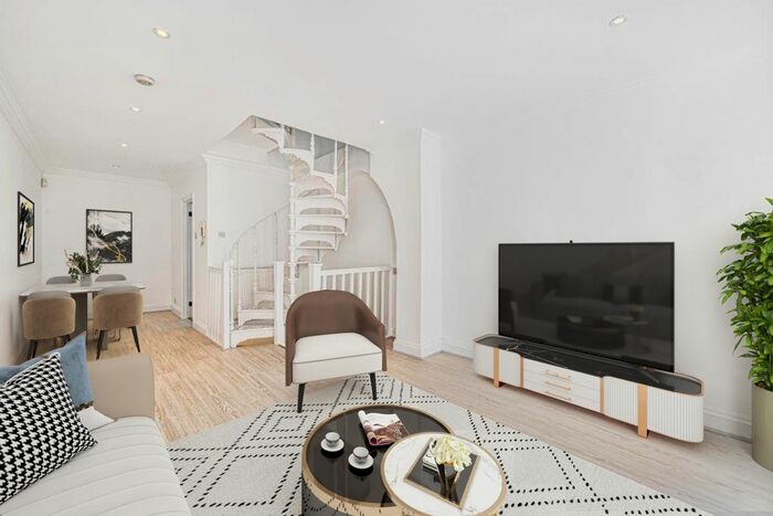 2 Bedroom Mews To Rent In Queens Gate Mews, South Kensington, SW7