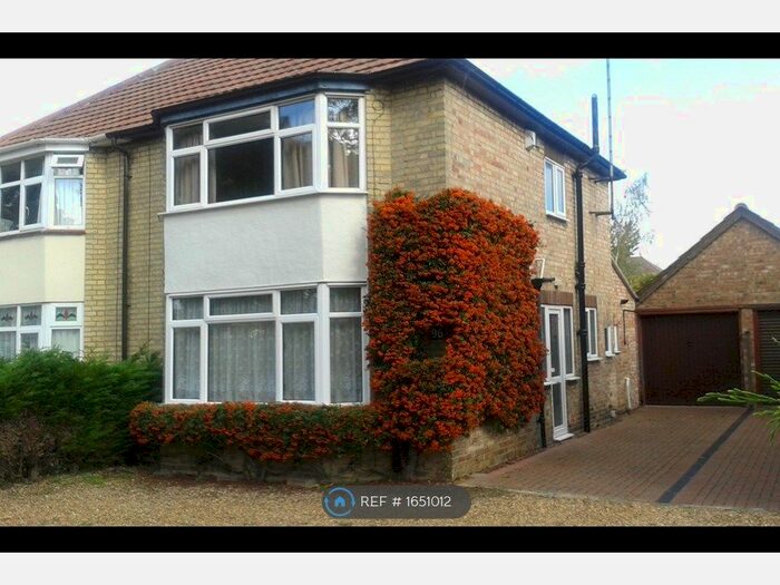 3 Bedroom Semi-Detached House To Rent In King's Hedges Road, Cambridge, CB4