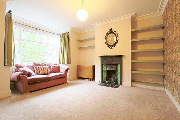 1 Bedroom Flat To Rent In Haslemere Avenue, Ealing, W13