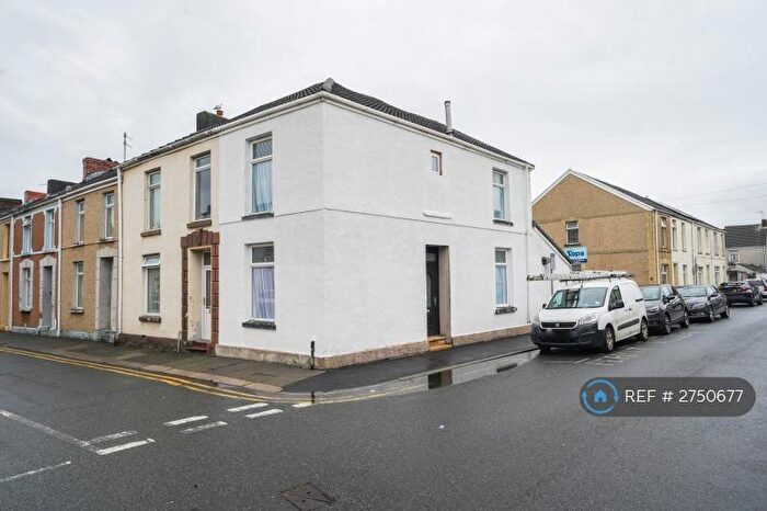 3 Bedroom End Of Terrace House To Rent In Heol Siloh, Llanelli, SA15