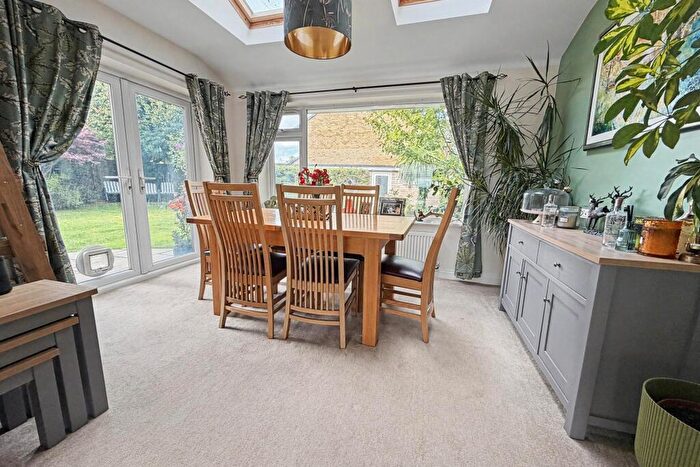 4 Bedroom Semi-Detached House For Sale In Northmoor, BH20 - Photo 4