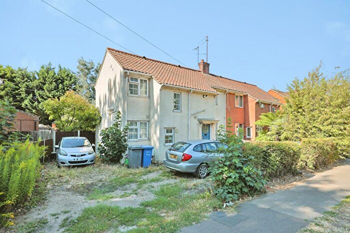 3 Bedroom Semi-Detached House For Sale In Mile Cross Lane, Norwich, NR6