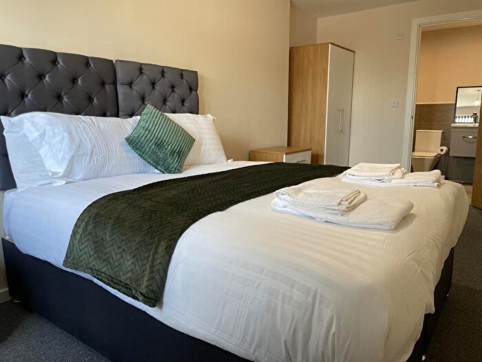 2 Bedroom Flat To Rent In Shawheath Close, Manchester, M15