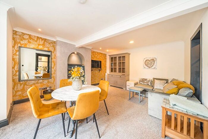 1 Bedroom Flat To Rent In Dukes Avenue, London, N10