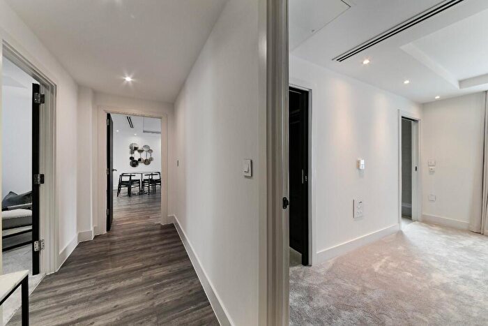 2 Bedroom Apartment To Rent In Hampstead Reach, Chandos Way, London, NW11