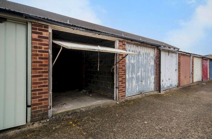 Parking/garage To Rent In Rydal Way, South Ruislip, Ruislip HA4