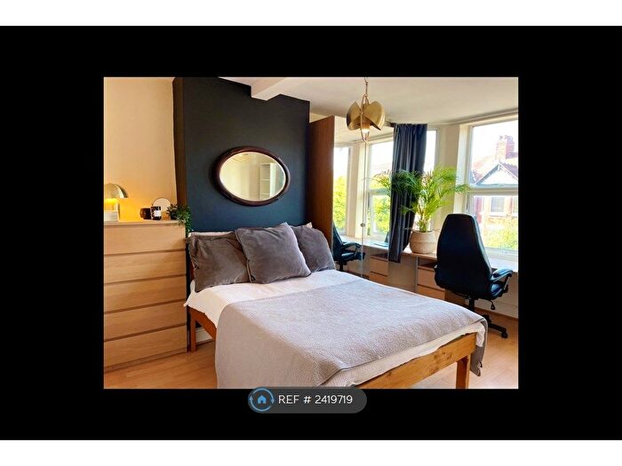 6 Bedroom Semi-Detached House To Rent In Collingwood Road, Manchester, M19