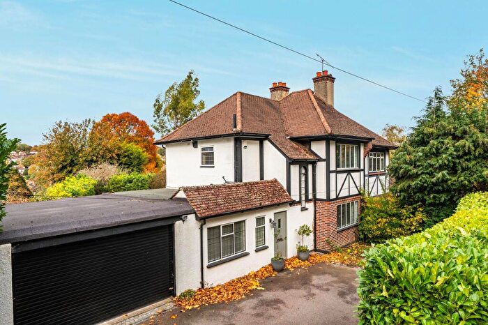 3 Bedroom Semi Detached House For Sale In Portnalls Road, Coulsdon, CR5