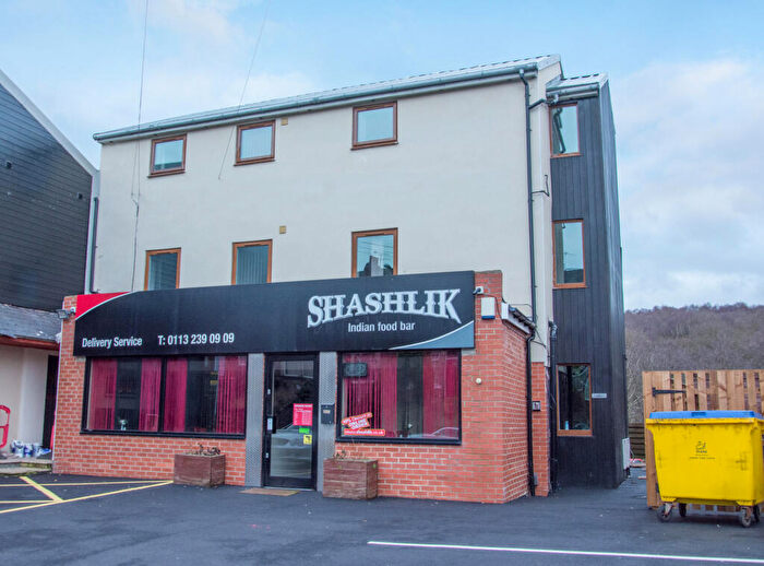 2 Bedroom Flat To Rent In Low Lane, Horsforth, West Yorkshire, LS18