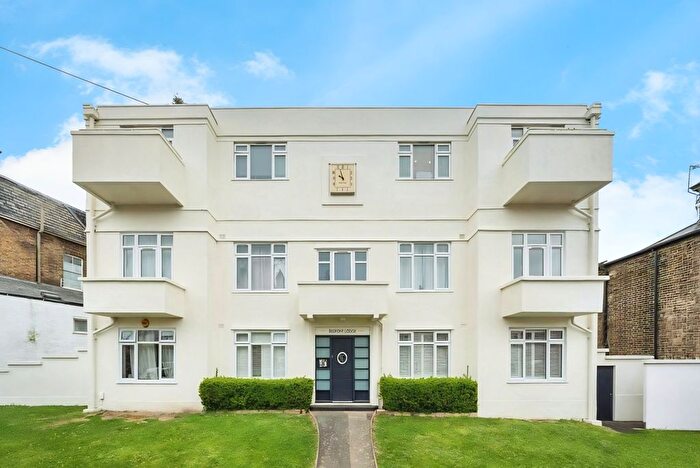 2 Bedroom Flat To Rent In Bedfont Lodge, Woodlands Road, Isleworth, TW7