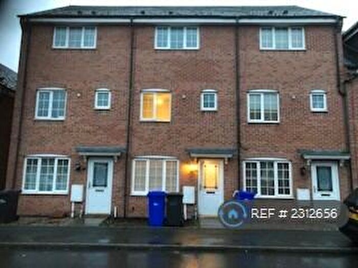 3 Bedroom End Of Terrace House To Rent In Barker Round Way, Burton-On-Trent, DE14