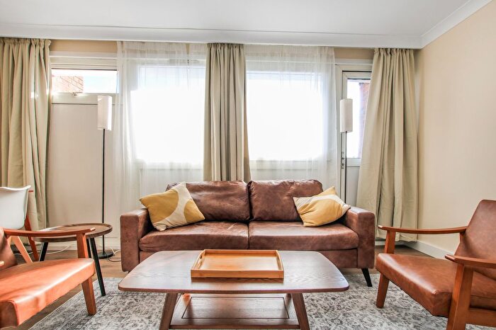 3 Bedroom Terraced House To Rent In Caithness House, London, London, London, N1