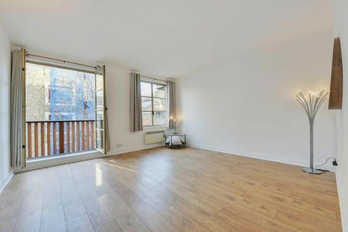 1 Bedroom Flat To Rent In The Circle, The Circle, Queen Elizabeth Street, London, SE1