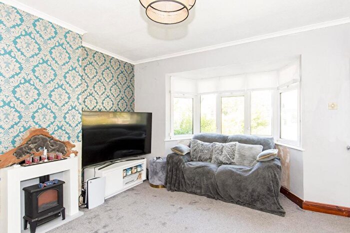 3 Bedroom Semi-Detached House For Sale In Welland Park Road, Market Harborough, LE16