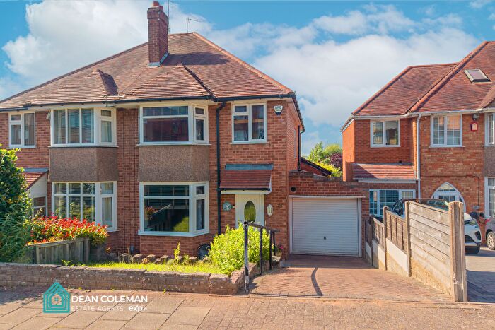 3 Bedroom Semi Detached House For Sale In Mullion Croft, Kings Norton, B38