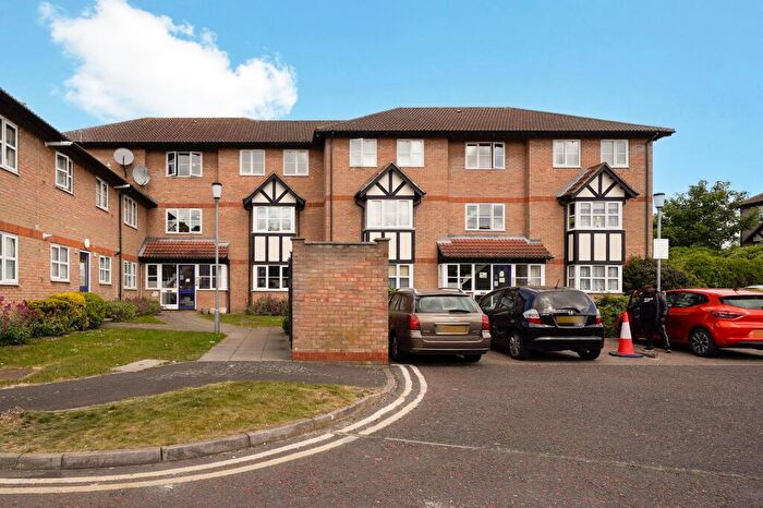 1 Bedroom Flat For Sale In Chadwell Heath Lane, Chadwell Heath, RM6