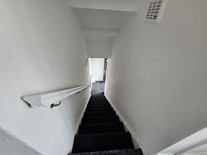 1 Bedroom Flat To Rent In Long Lane, Halesowen, B62