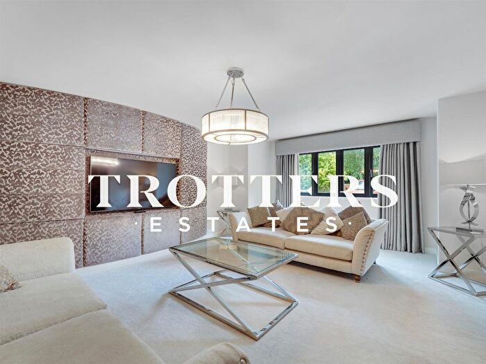 5 Bedroom Detached House To Rent In Luxborough Lane, Chigwell, IG7