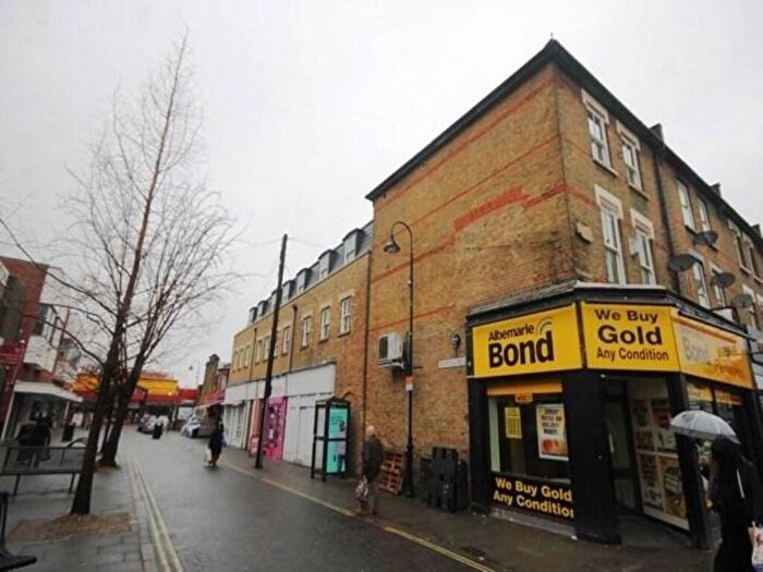 2 Bedroom Flat To Rent In Lazer House, Myrtle Road, East Ham, E6