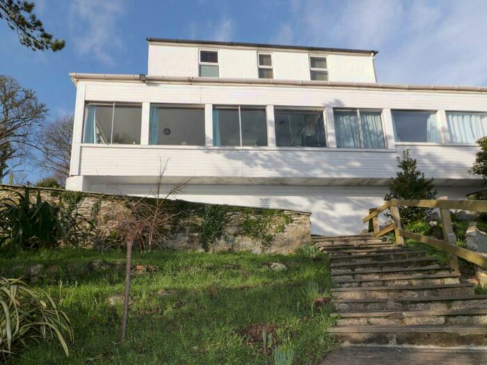 2 Bedroom House To Rent In Looe, PL13