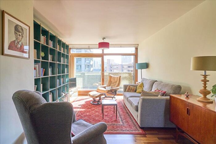 2 Bedroom Apartment For Sale In Ben Jonson House, Barbican, London, EC2Y