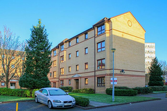 2 Bedroom Flat To Rent In Grovepark Gardens, Glasgow, G20