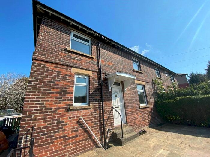 3 Bedroom Semi-Detached House To Rent In Thackley Road, Bradford, West Yorkshire, Uk, BD10