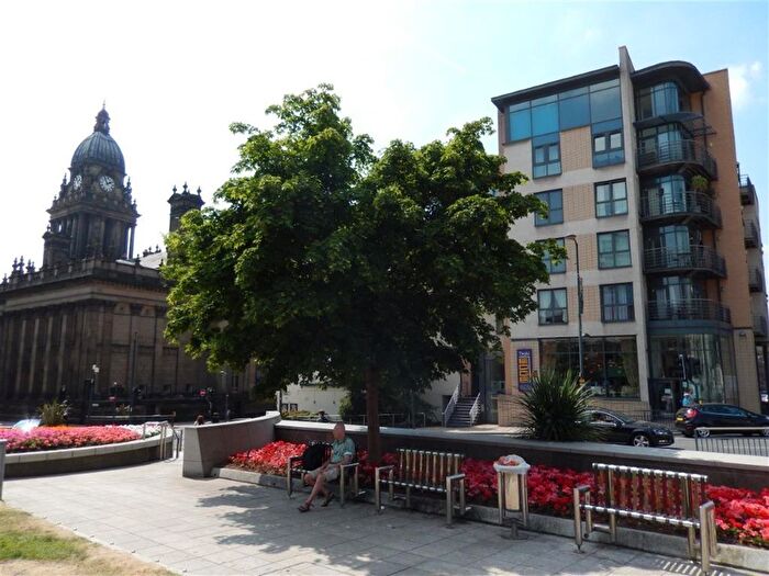 2 Bedroom Flat To Rent In Calverley Street, Leeds, LS1