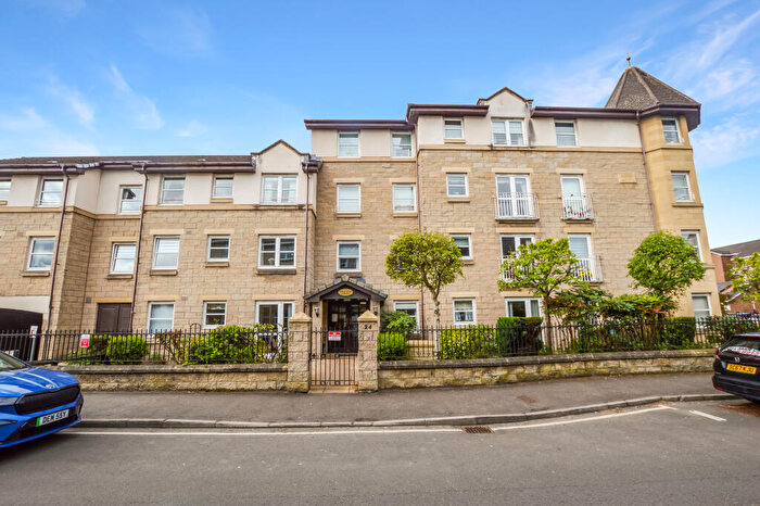 2 Bedroom Flat For Sale In Woodside Walk, Hamilton, South Lanarkshire, ML3