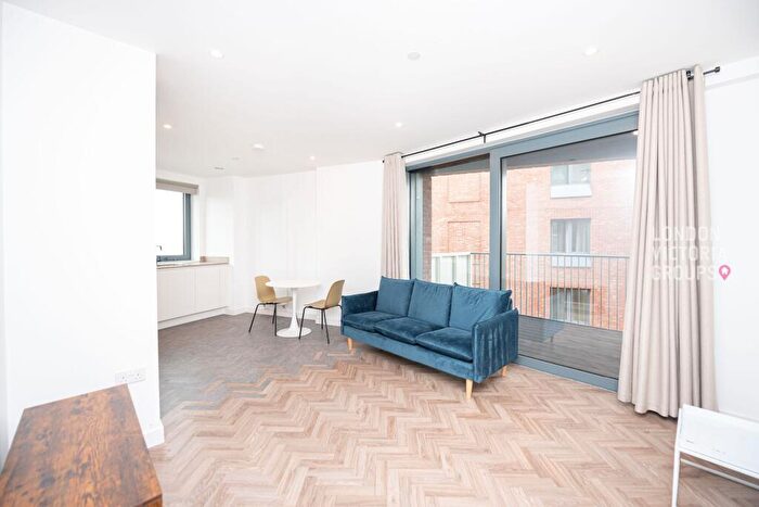 1 Bedroom Apartment To Rent In Skyline Apartments, Makers Yard, Aberfeldy Village, London, E3