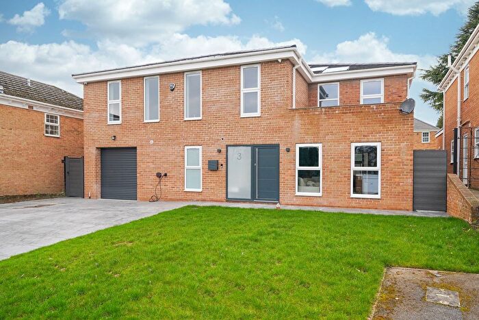 4 Bedroom Detached House To Rent In Alton Close, Sheffield, S11