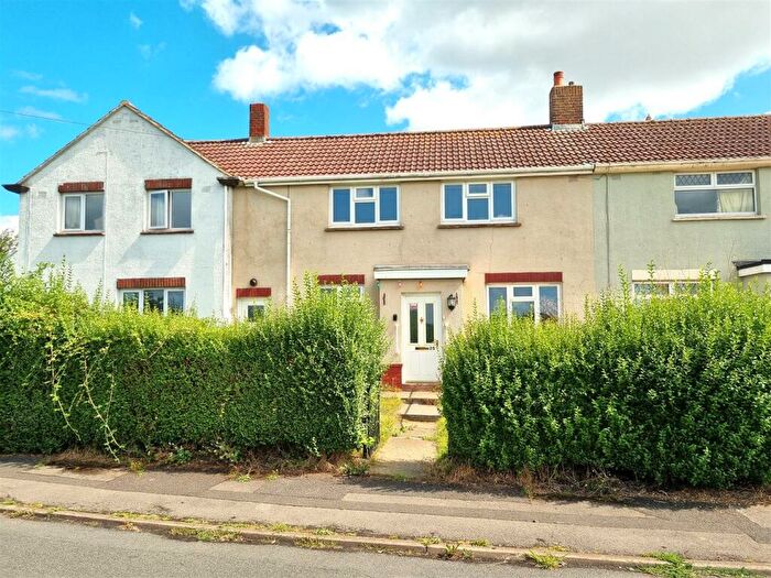 3 Bedroom Semi-Detached House For Sale In Methuen Avenue, Melksham, SN12