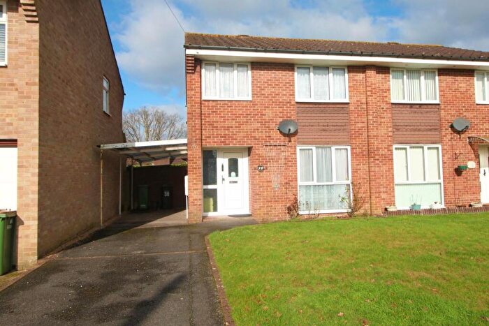 3 Bedroom Semi-Detached House For Sale In Hound Road Gardens, Netley, Southampton, SO31