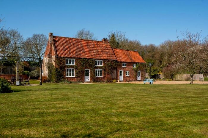 4 Bedroom Farmhouse For Sale In Beeston Lane, Great Fransham, Dereham, NR19