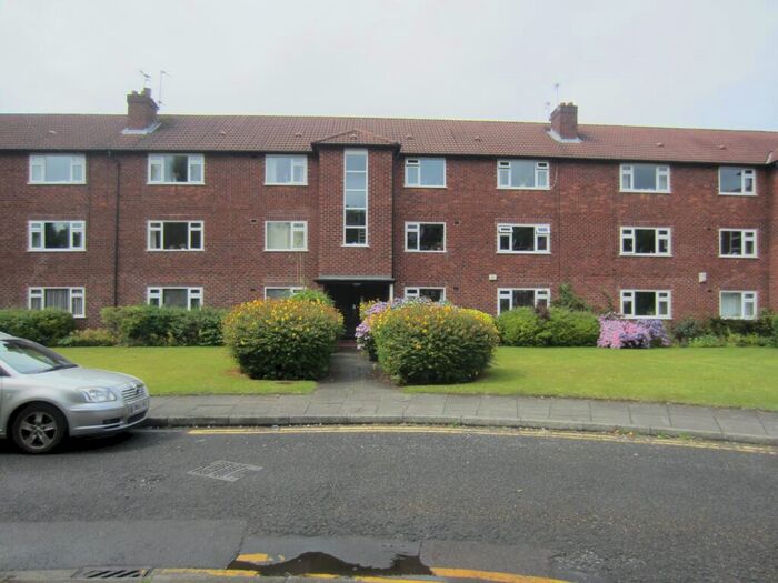 2 Bedroom Flat To Rent In Woodlawn Court, Whalley Range, Manchester, M16