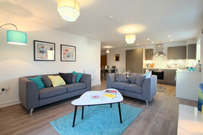 1 Bedroom Flat To Rent In Holmbush Mews, RH12